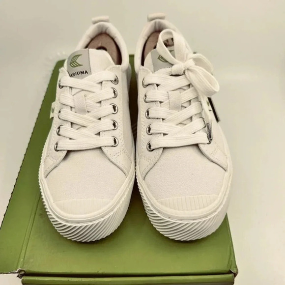 NEW Cariuma Oca Low Top Lace Up Organic Canvas Sneakers Off White Unisex W6 M4.5 - Picture 2 of 7